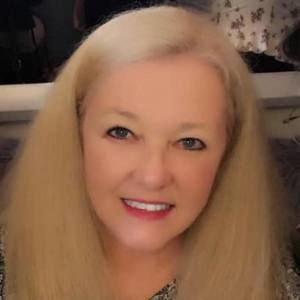 Meet your Posher, Delynn